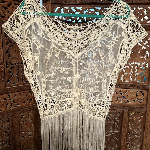 Iris Los Angeles Crochet Knit Tassel Blouse M. Floral mesh with fringe. - Picture 2 of 7